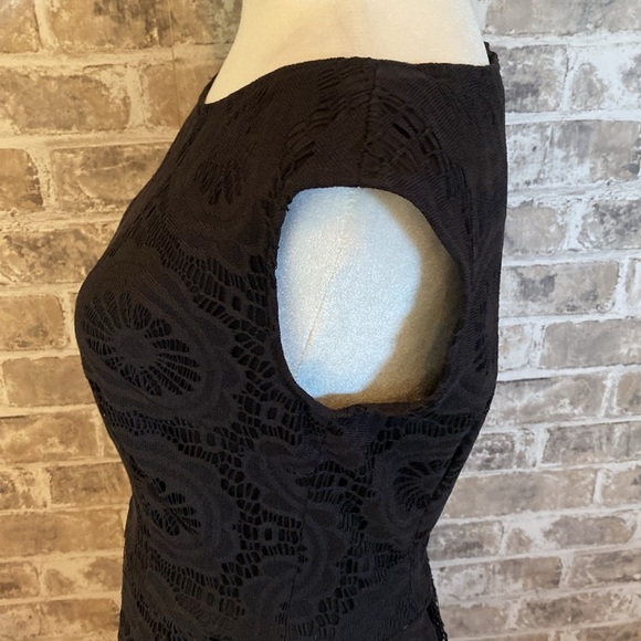 New York & Company sleeveless party dress. Size 4. Black with lace overlay. - Picture 5 of 16